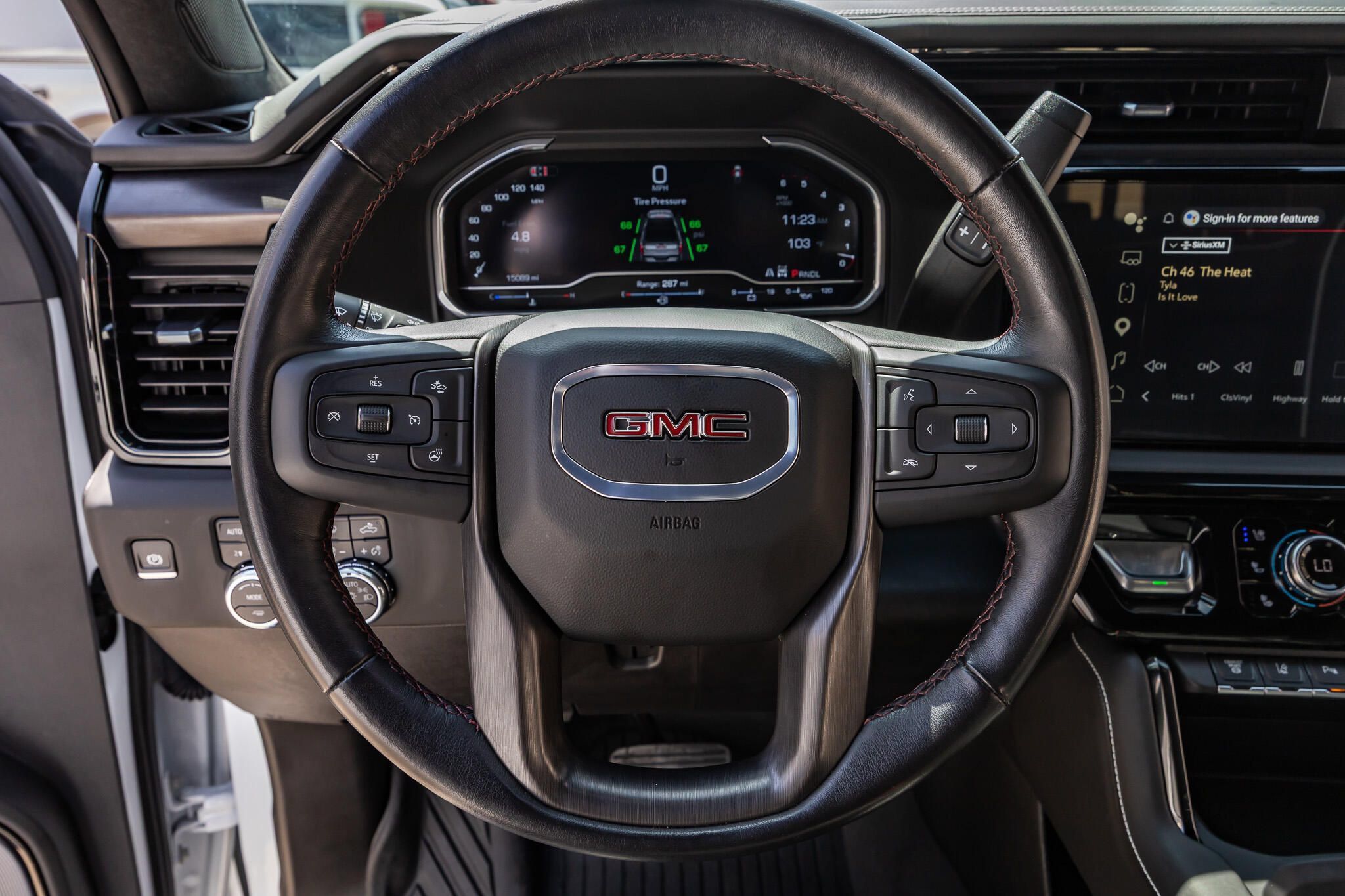 Used 2025 GMC Sierra 2500 AT4X w/ AT4X AEV Edition AWD/4WD image 19