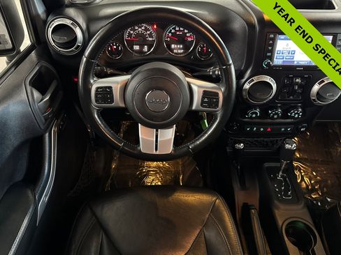 Used 2015 Jeep Wrangler Unlimited Rubicon image 14