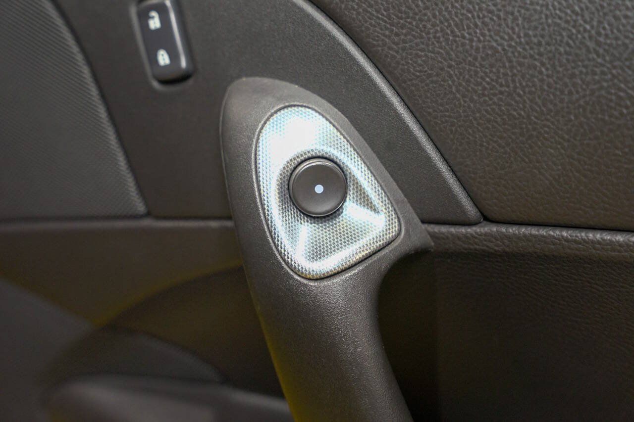 Used 2007 Chevrolet Corvette Z06 w/ Preferred Equipment Group RWD image 39