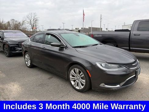 Used 2015 Chrysler 200 Limited w/ Convenience Group image 1