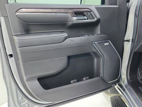 Used 2024 Chevrolet Silverado 1500 LTZ RWD image 21