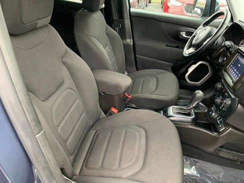 Used 2020 Jeep Renegade Latitude w/ Cold Weather Group image 12