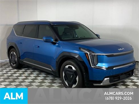 Used 2024 Kia EV9 Land image 13