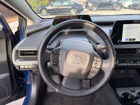 Used 2025 Toyota Prius LE image 32