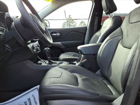 Used 2021 Jeep Cherokee Limited image 14