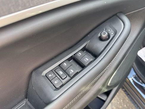 New 2026 Jeep Grand Cherokee L Limited w/ Luxury Tech Group II RWD image 15