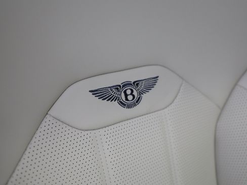 Used 2024 Bentley Bentayga Extended Wheelbase AWD/4WD image 45