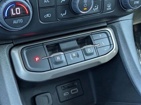 Used 2023 GMC Acadia Denali w/ Denali Technology Package FWD image 12