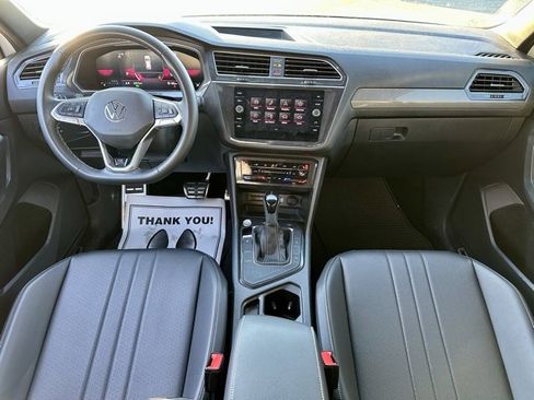 Used 2023 Volkswagen Tiguan SE R-Line image 16