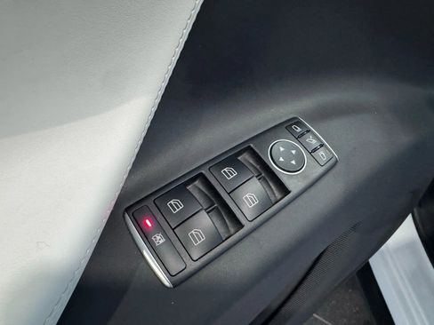 Used 2016 Tesla Model X 90D image 27