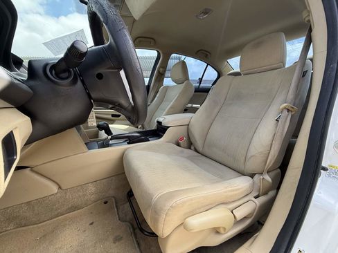 Used 2012 Honda Accord LX image 9