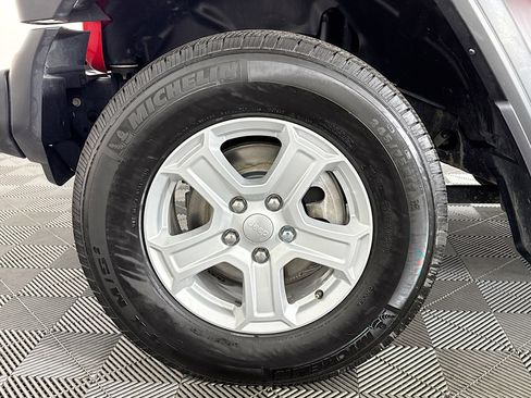 Used 2021 Jeep Wrangler Sport S image 33