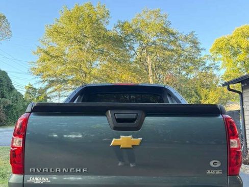 Used 2012 Chevrolet Avalanche LS RWD image 5