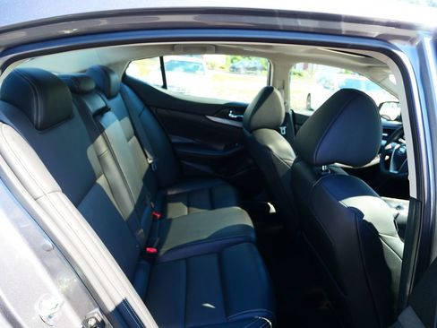 Used 2017 Nissan Maxima 3.5 SL FWD image 29