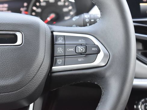Used 2025 Jeep Compass Limited AWD/4WD image 19