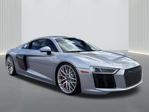 Used 2017 Audi R8 V10 w/ Carbon Exterior Package image 3