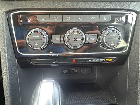 Used 2018 Volkswagen Atlas SEL w/ R-Line Package AWD/4WD image 16