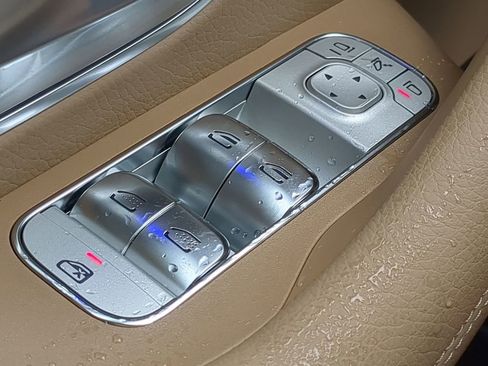 New 2026 Mercedes-Benz GLS 580 4MATIC image 11