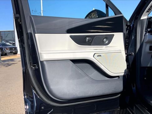 New 2026 Lincoln Nautilus Reserve image 10