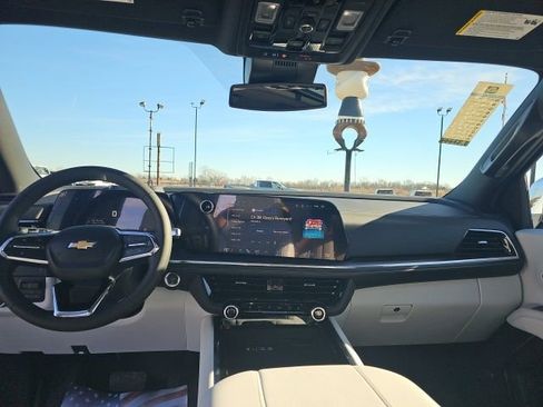 New 2026 Chevrolet Suburban Premier w/ Sun And Tow Package image 18