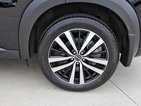 Certified 2025 Nissan Pathfinder Platinum w/ Cargo Package AWD/4WD image 36