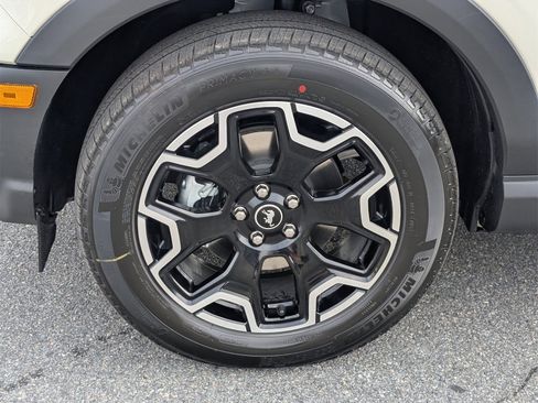 New 2025 Ford Bronco Sport Outer Banks image 13