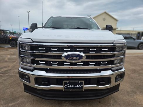 Used 2025 Ford F350 Lariat w/ FX4 Off-Road Package AWD/4WD image 2