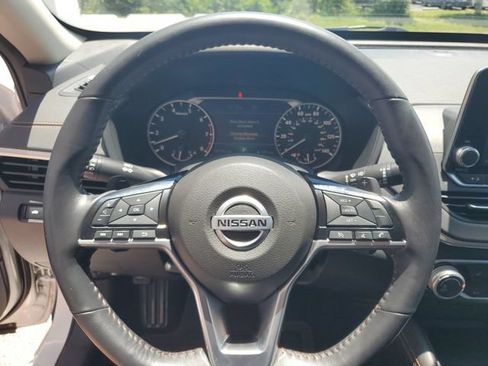 Used 2020 Nissan Altima 2.5 SR w/ Premium Package FWD image 18