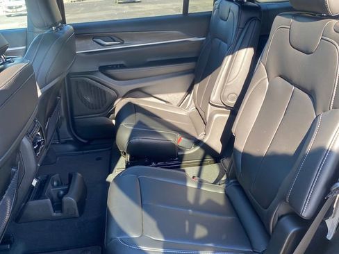 New 2025 Jeep Grand Cherokee L Limited image 11