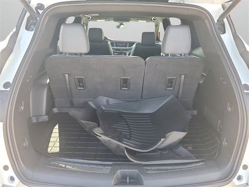 Used 2022 Buick Enclave Essence image 32