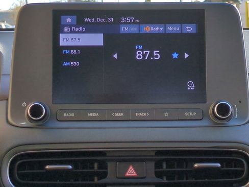 Certified 2022 Hyundai Kona SE image 17