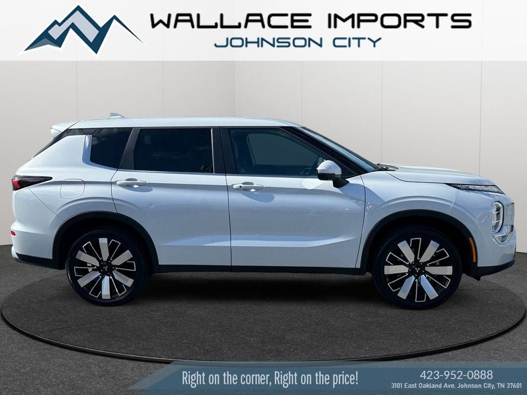 Used 2025 Mitsubishi Outlander AWD image 6