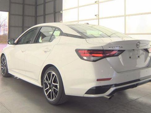 Used 2025 Nissan Sentra SR image 4