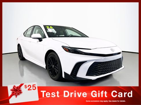 Used 2026 Toyota Camry SE image 1