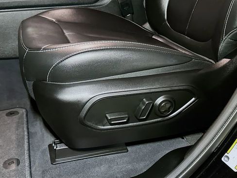 Used 2023 Jeep Grand Cherokee L Limited image 16