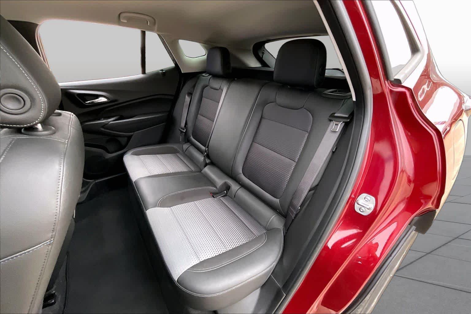 Used 2024 Chevrolet Trax LT w/ Driver Confidence Package FWD image 19
