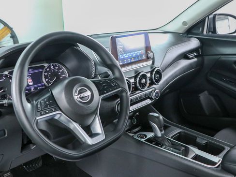 Used 2025 Nissan Sentra SV FWD image 22