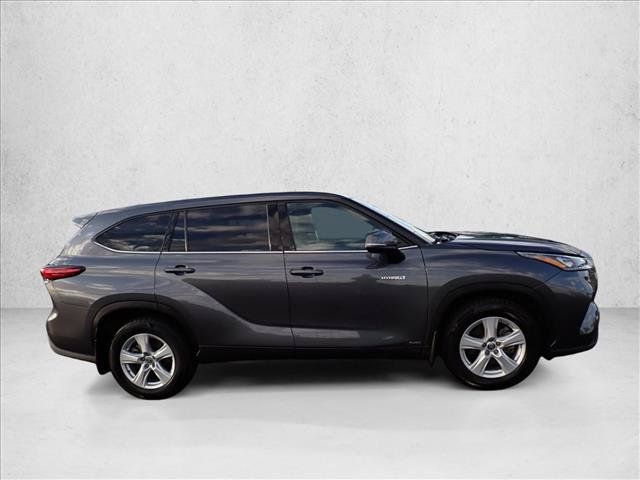 Used 2020 Toyota Highlander LE AWD/4WD image 6