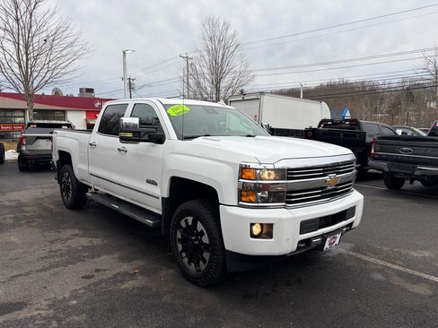 Used 2015 Chevrolet Silverado 2500 High Country image 4