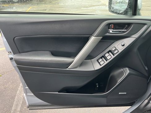 Used 2014 Subaru Forester 2.5i Touring image 21