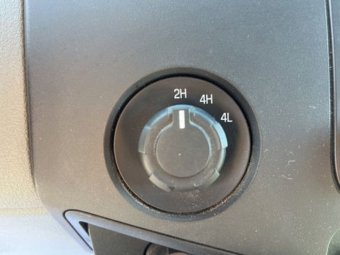 Used 2011 Ford F350 XL w/ Skid Plate Pkg image 29