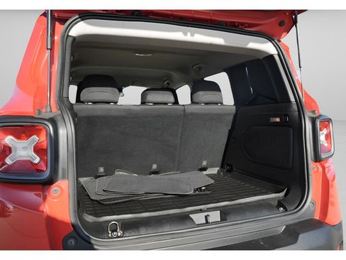 Used 2015 Jeep Renegade Trailhawk image 11