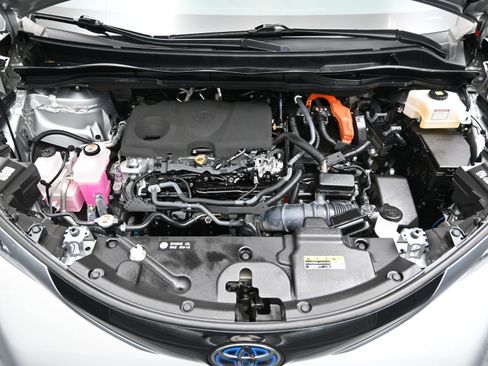 Used 2023 Toyota Sienna XSE image 8