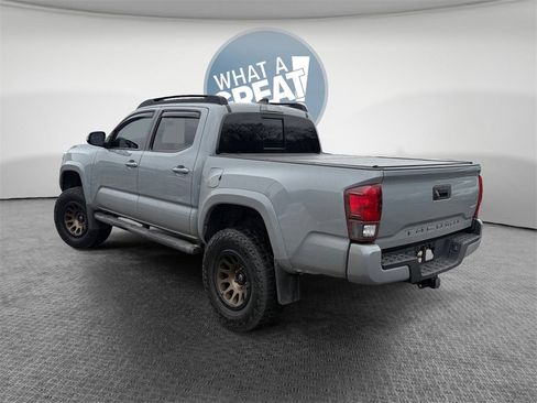 Used 2020 Toyota Tacoma SR5 w/ Technology Package image 6