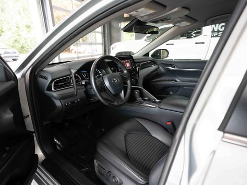 Used 2024 Toyota Camry SE FWD image 8