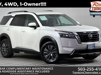 Used 2024 Nissan Pathfinder SV