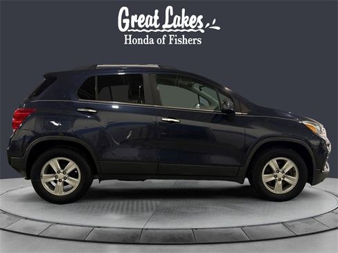 Used 2018 Chevrolet Trax LT w/ LT Convenience Package image 6