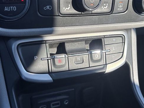 Used 2023 GMC Terrain SLT w/ Tech Package image 15