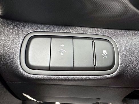 Used 2023 Hyundai Venue SEL w/ Cargo Package FWD image 15