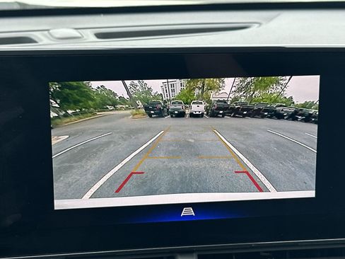 Used 2025 Chevrolet Trax LT w/ LT Convenience Package FWD image 27